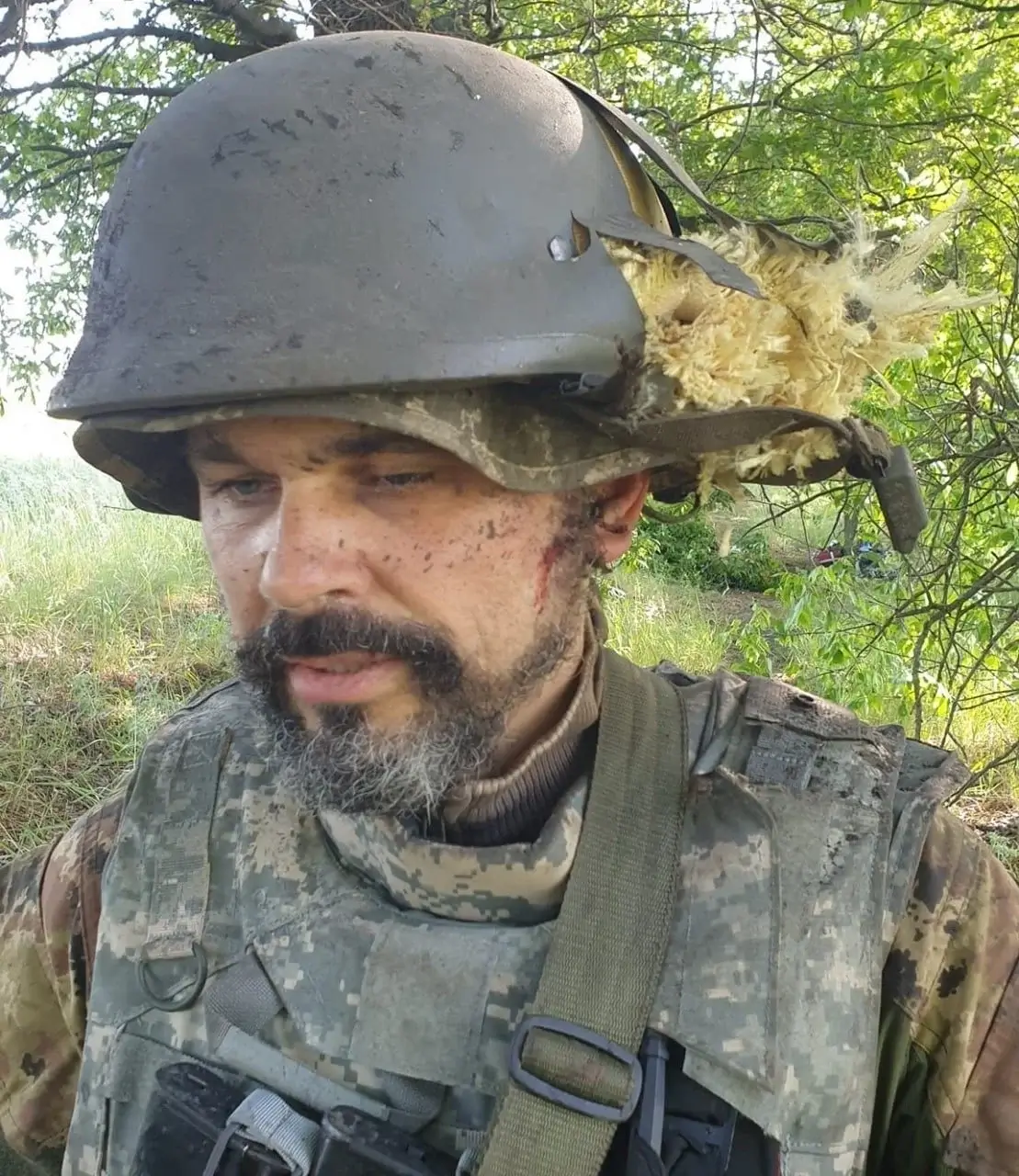 Gefechtshelm M92 saved the life of this Ukrainian soldier