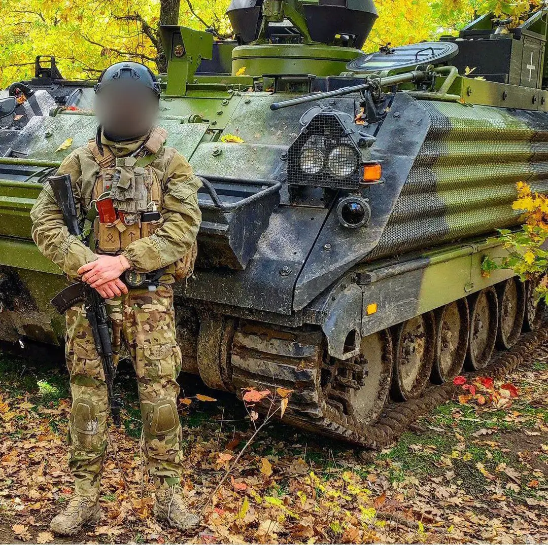 Unknown soldier with a M113 G4 DK