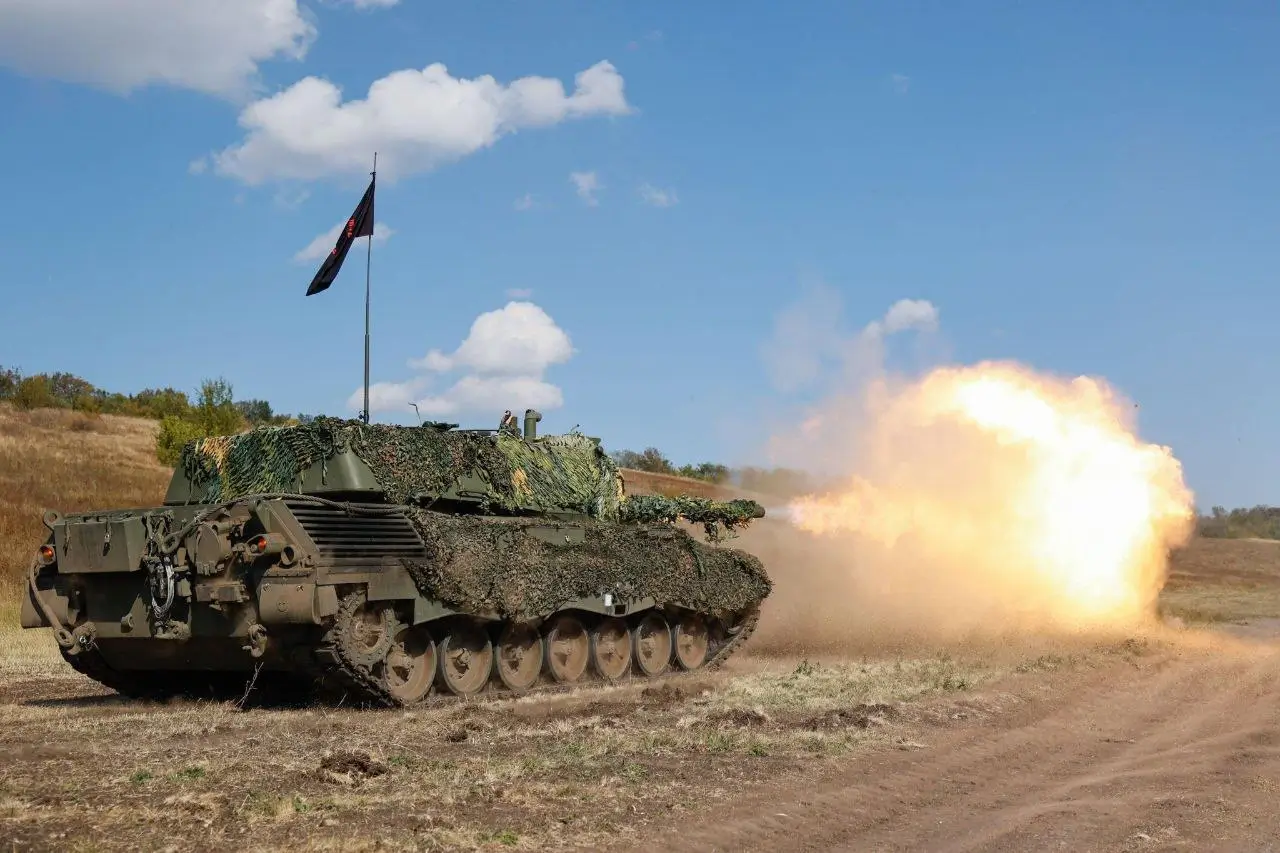 Leopard 1A5 during a shooting exercise