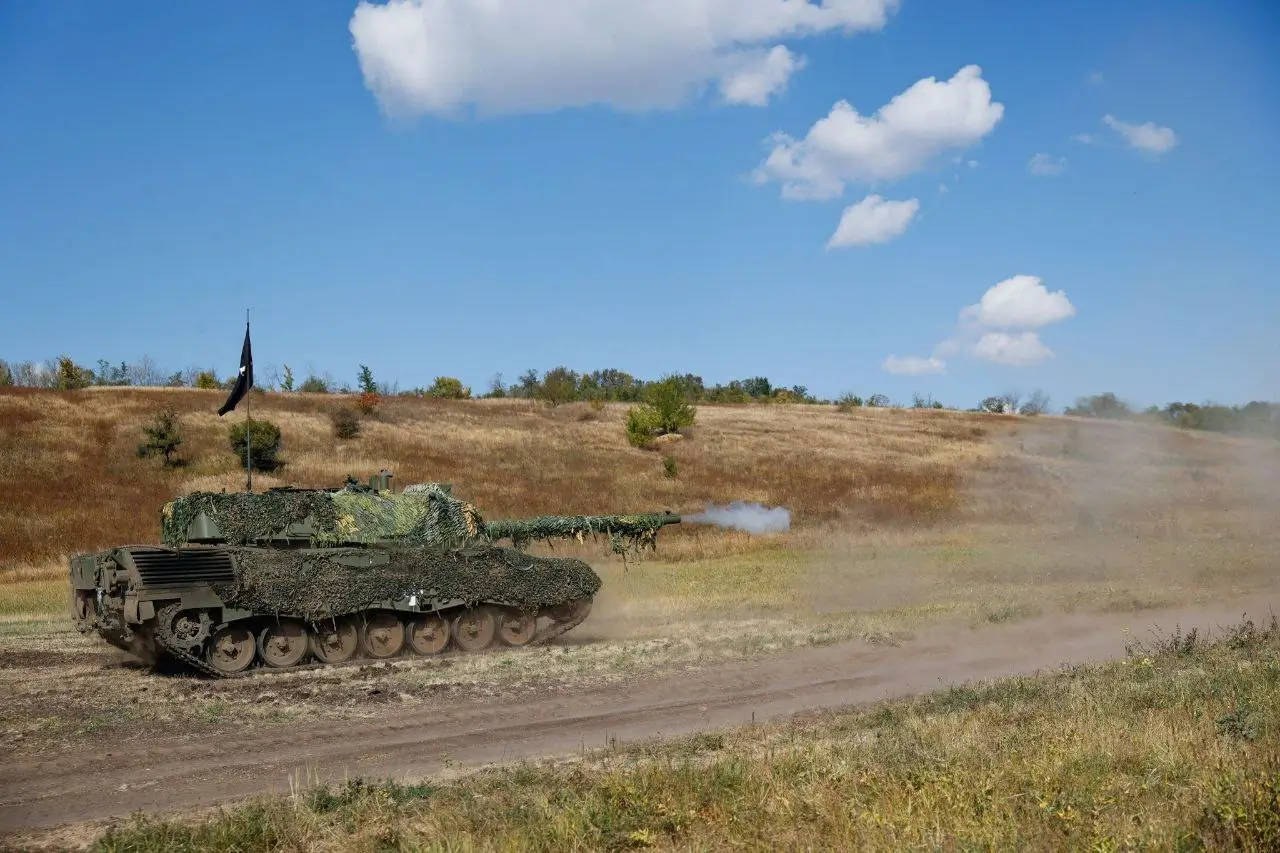 Leopard 1A5 during a shooting exercise