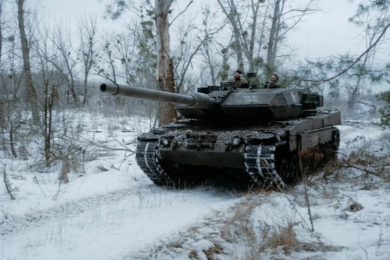 Leopard 2A6 during winter