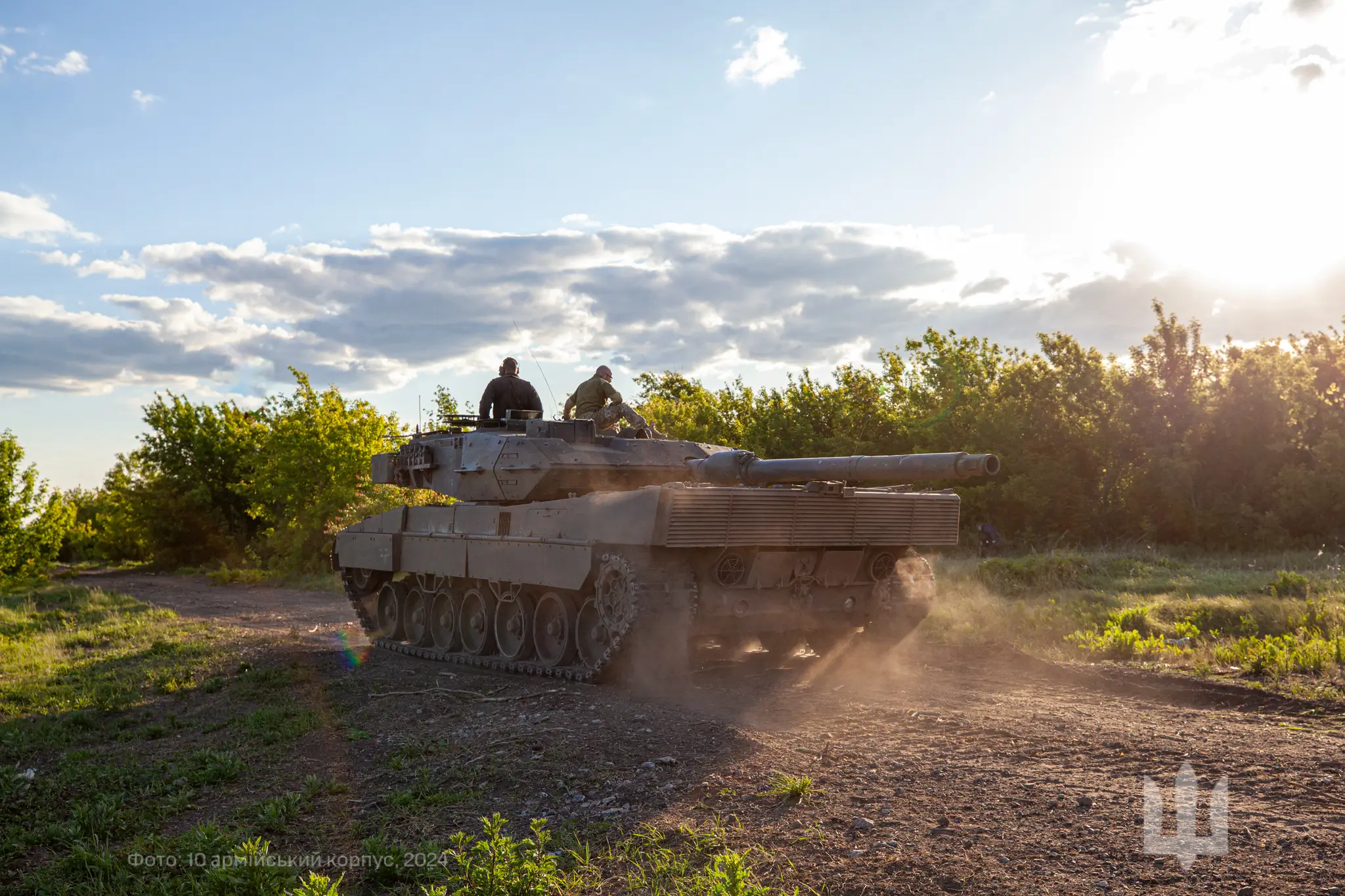 Leopard 2A6 on the move