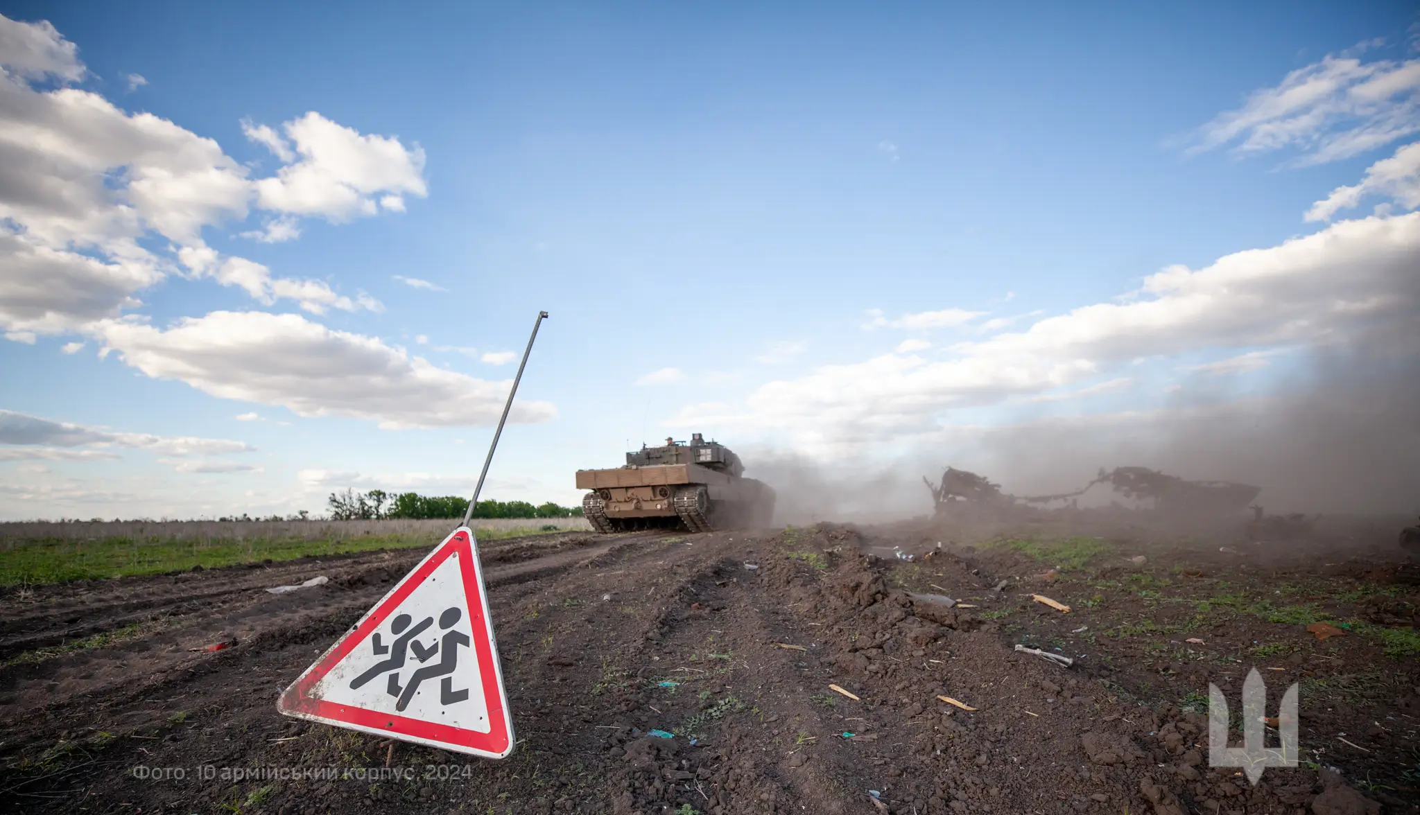 Leopard 2A6 on the move