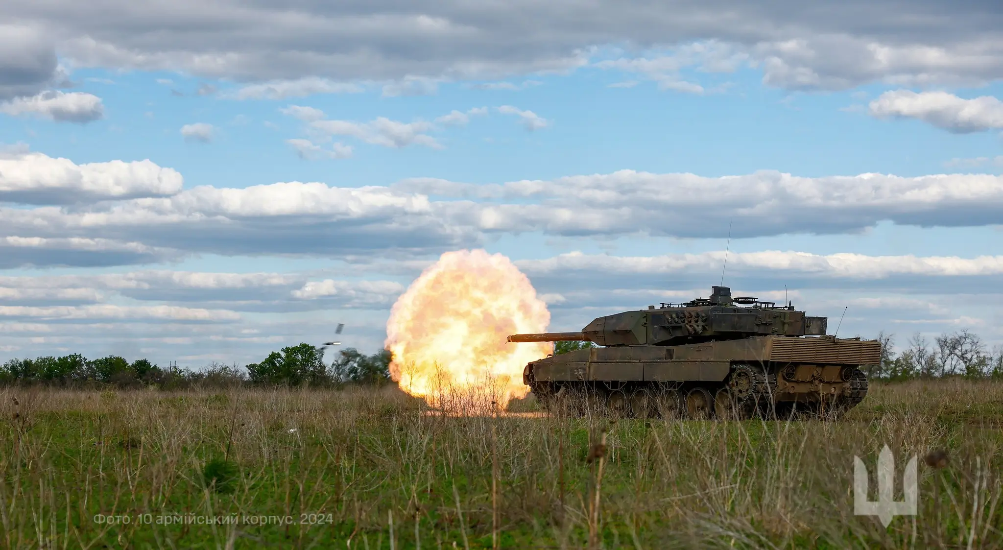 Leopard 2A6 during a shooting exercise