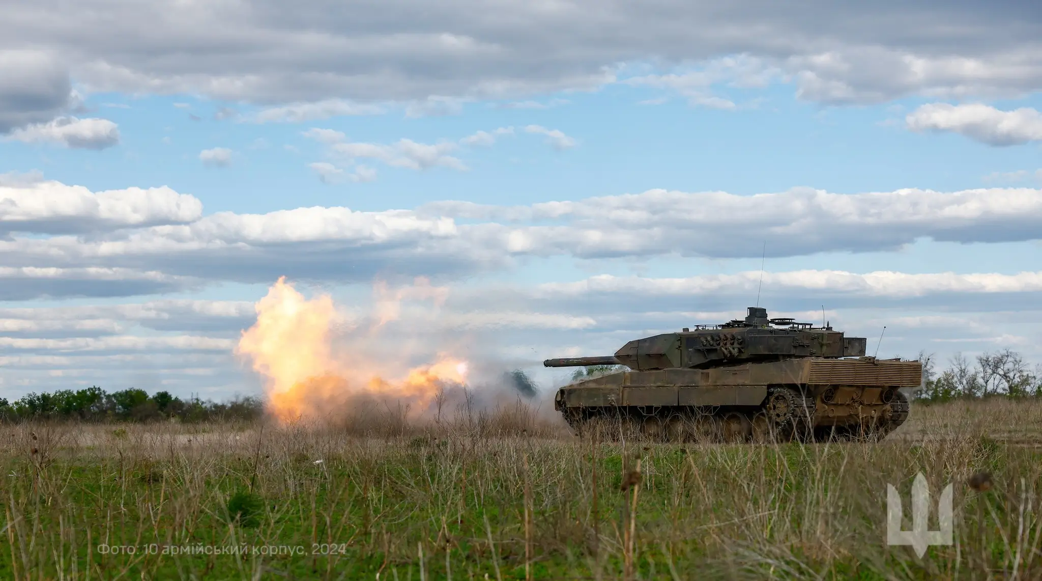 Leopard 2A6 during a shooting exercise