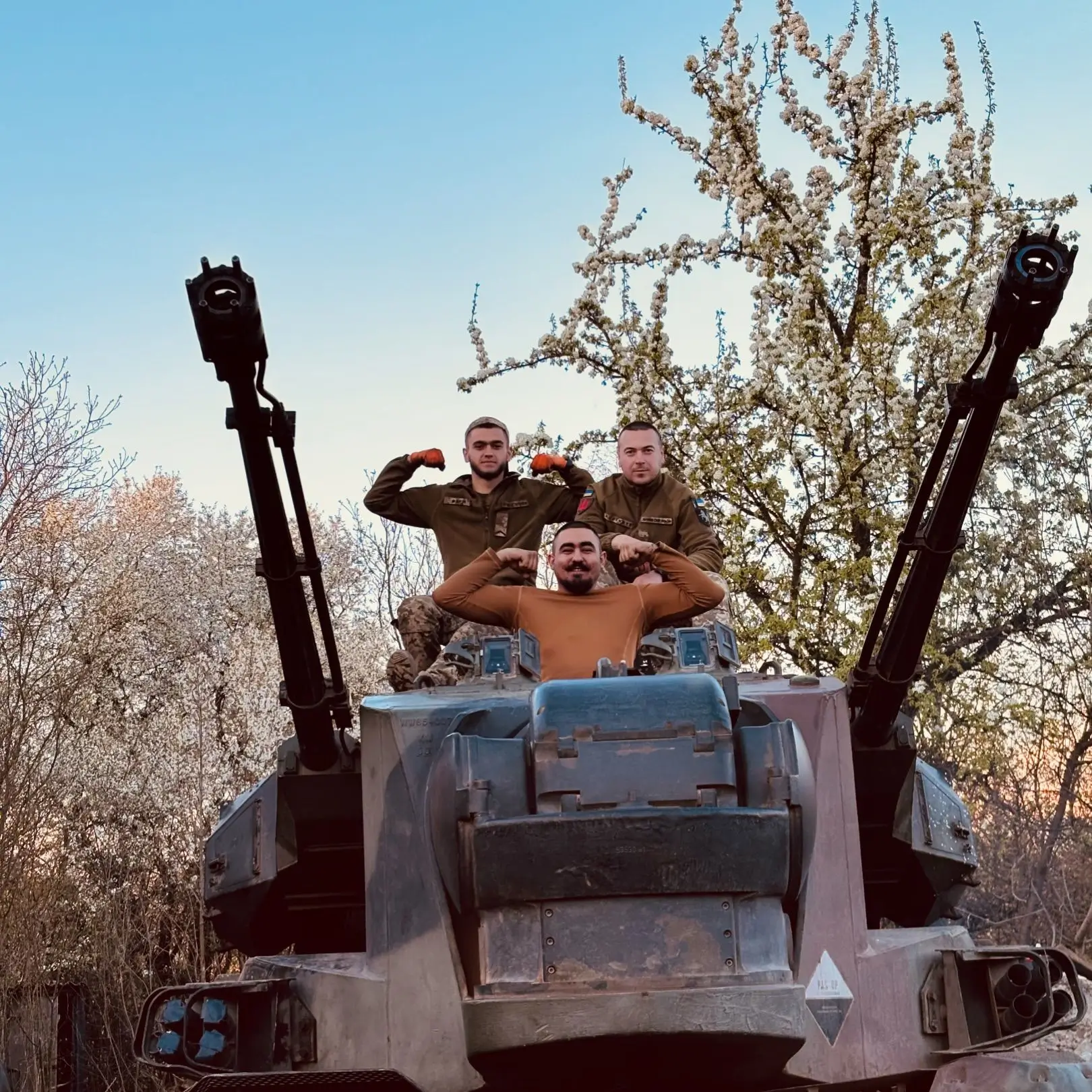 Cheetah SPAAG with three soldiers