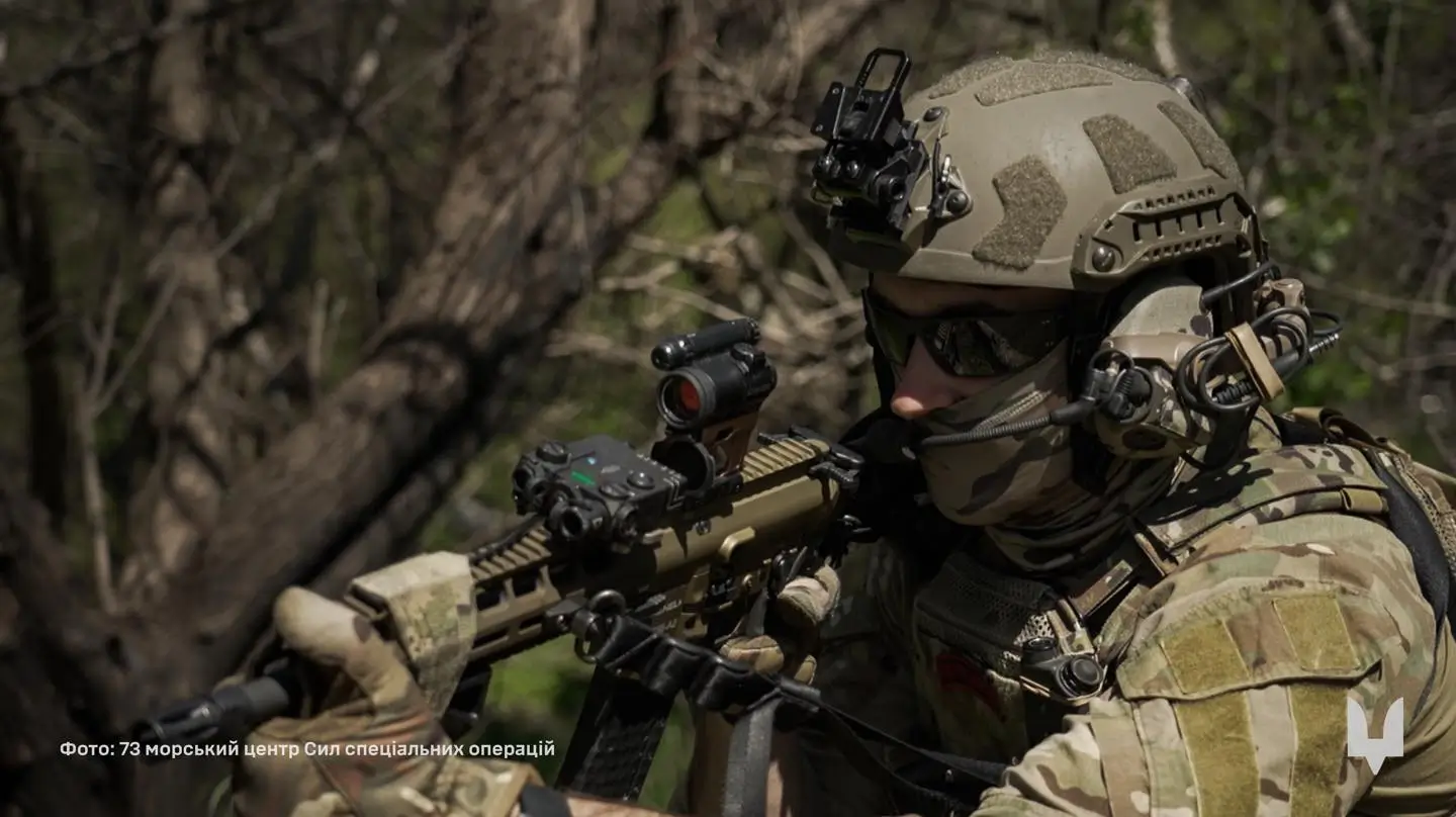 MK 556 assault rifle operated by a soldier of the Special Operations Center South