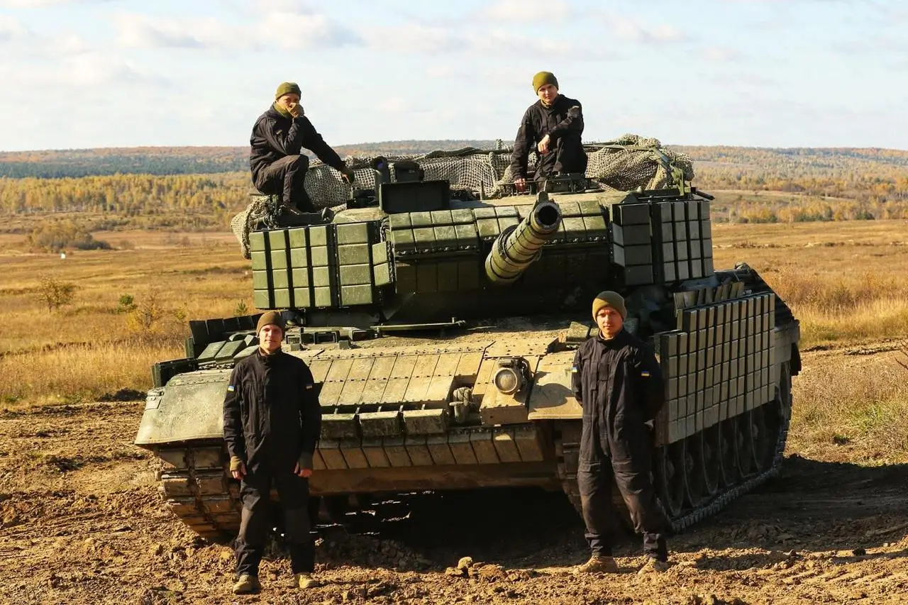 Tank crew with their Leopard 1A5