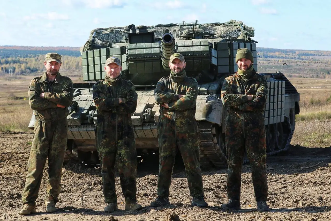 Tank crew with their Leopard 1A5