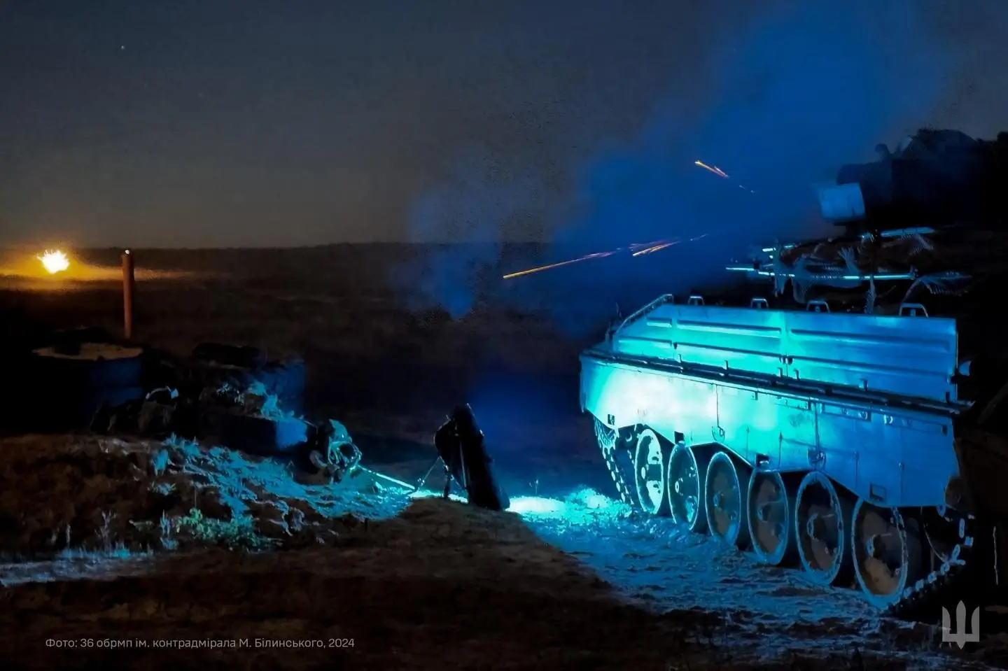 Marder 1A3 during a night exercise