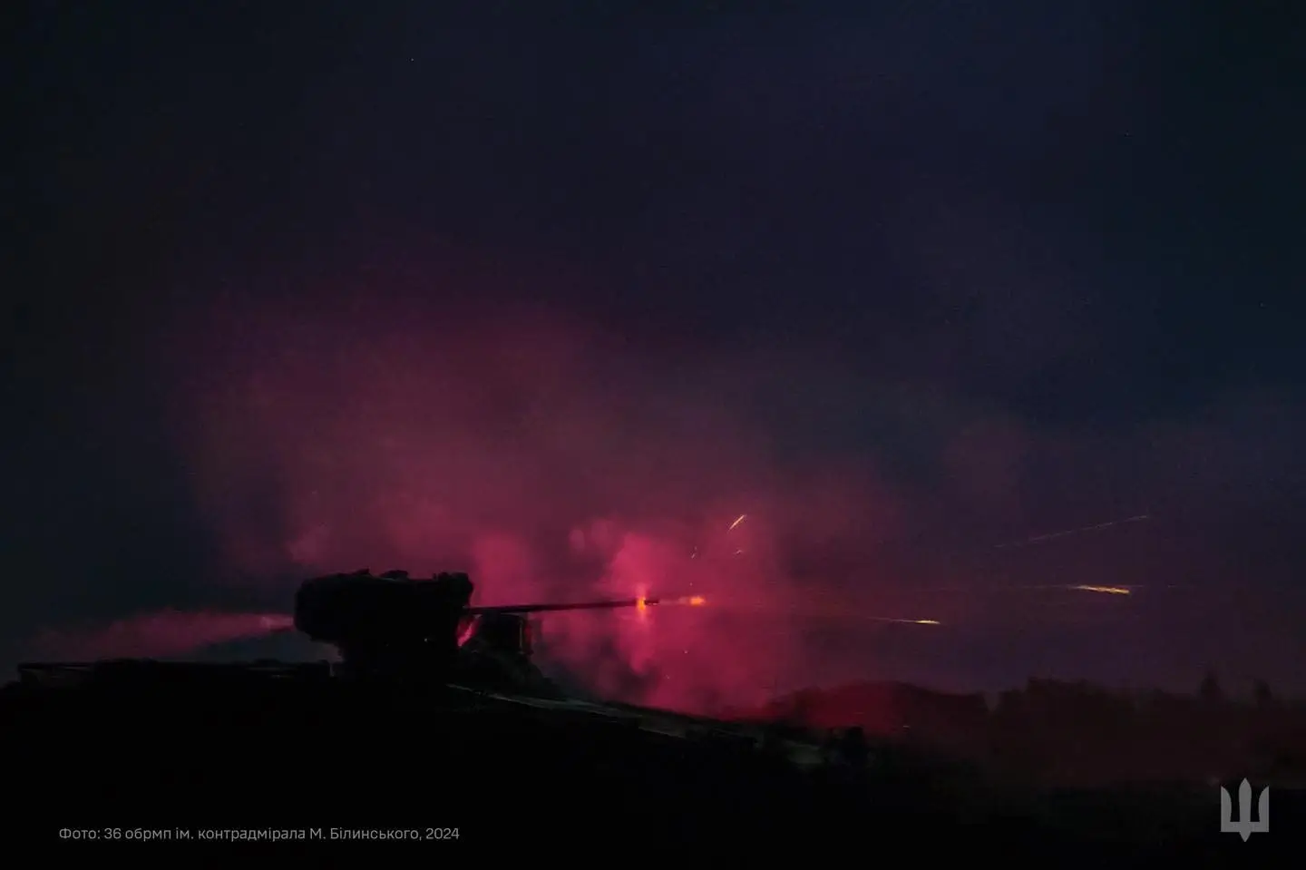 Marder 1A3 during a night exercise