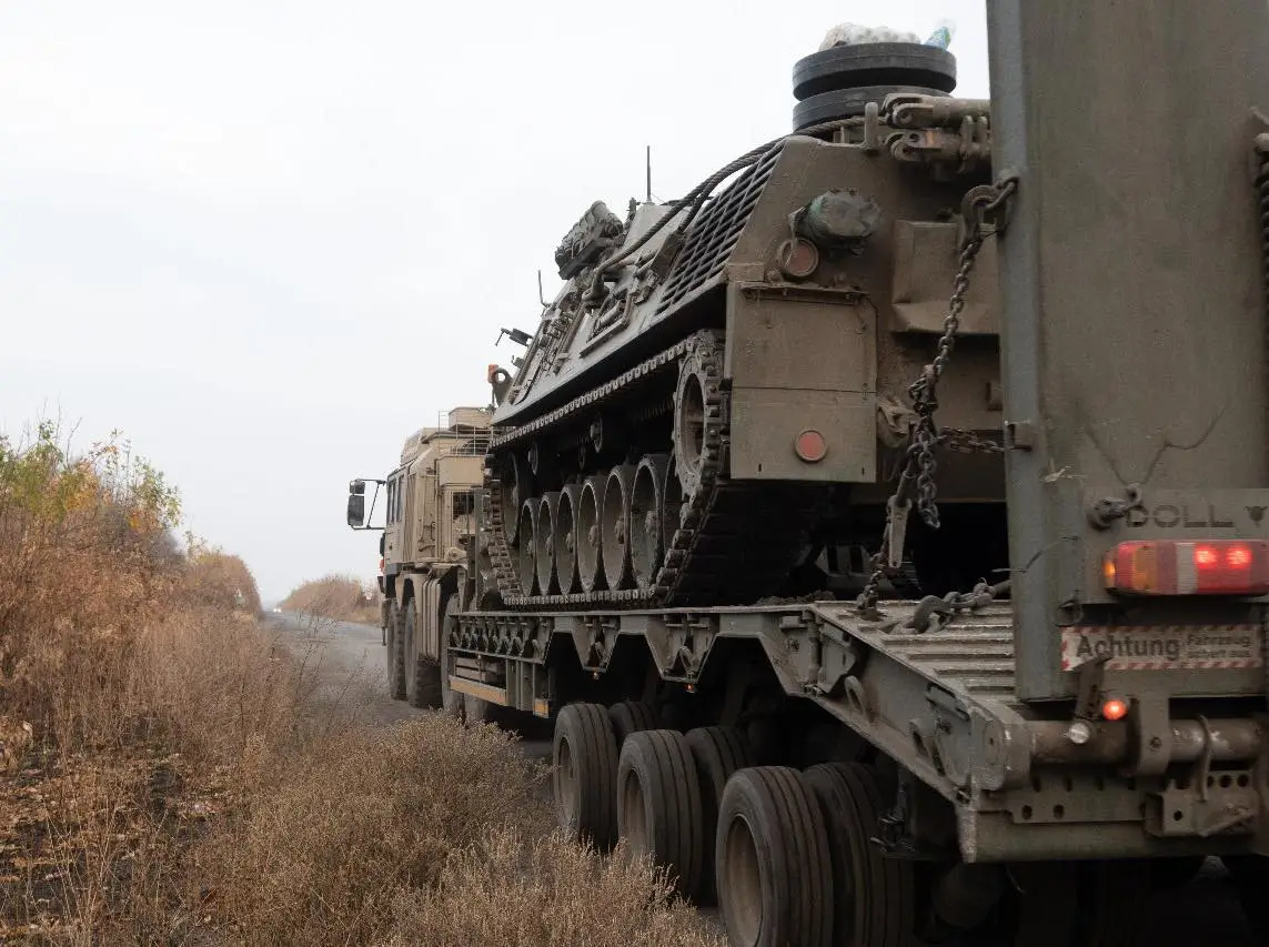 HX81 tank transporter and Bergepanzer 2 ARV together