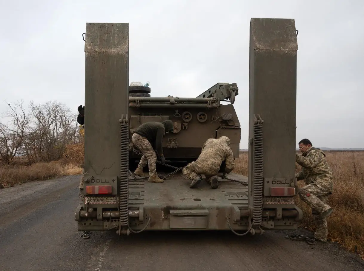 Bergepanzer 2 ARV on top of a semi-trailer of a HX81 tank transporter