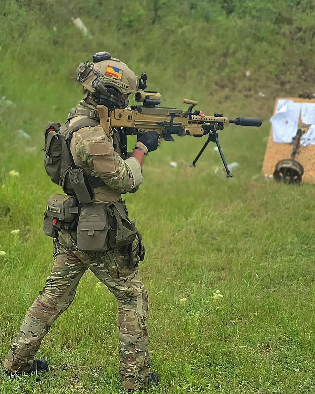 Spanish volunteer with an MG5