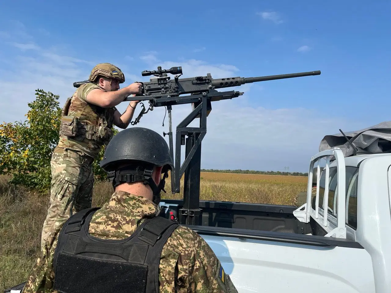 VW Amarok fitted with heavy machine gun