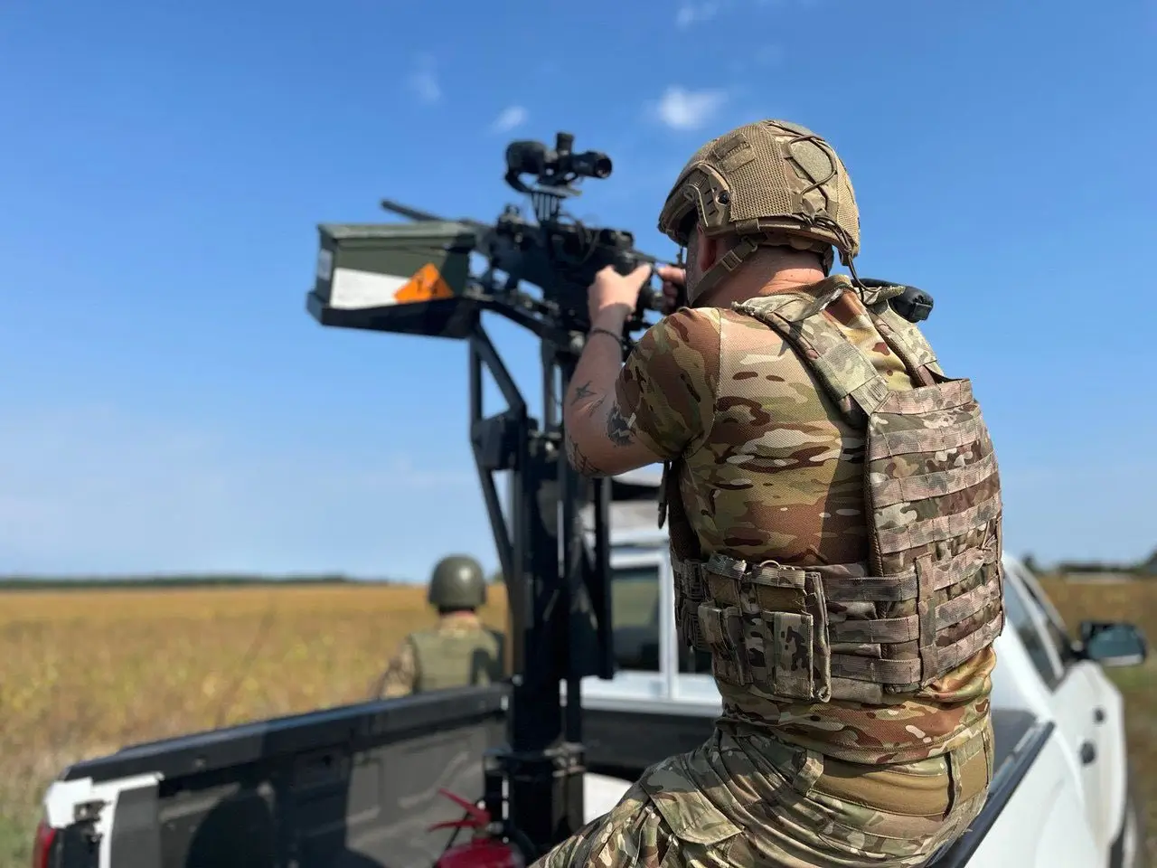 VW Amarok fitted with heavy machine gun