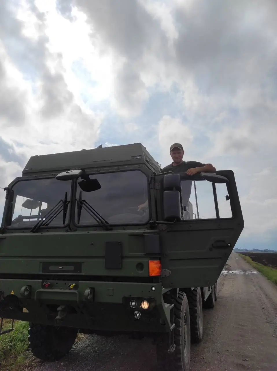 IRIS-T SLM reload vehicle