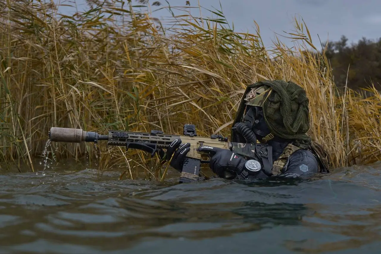 SOF together with his MK 556.