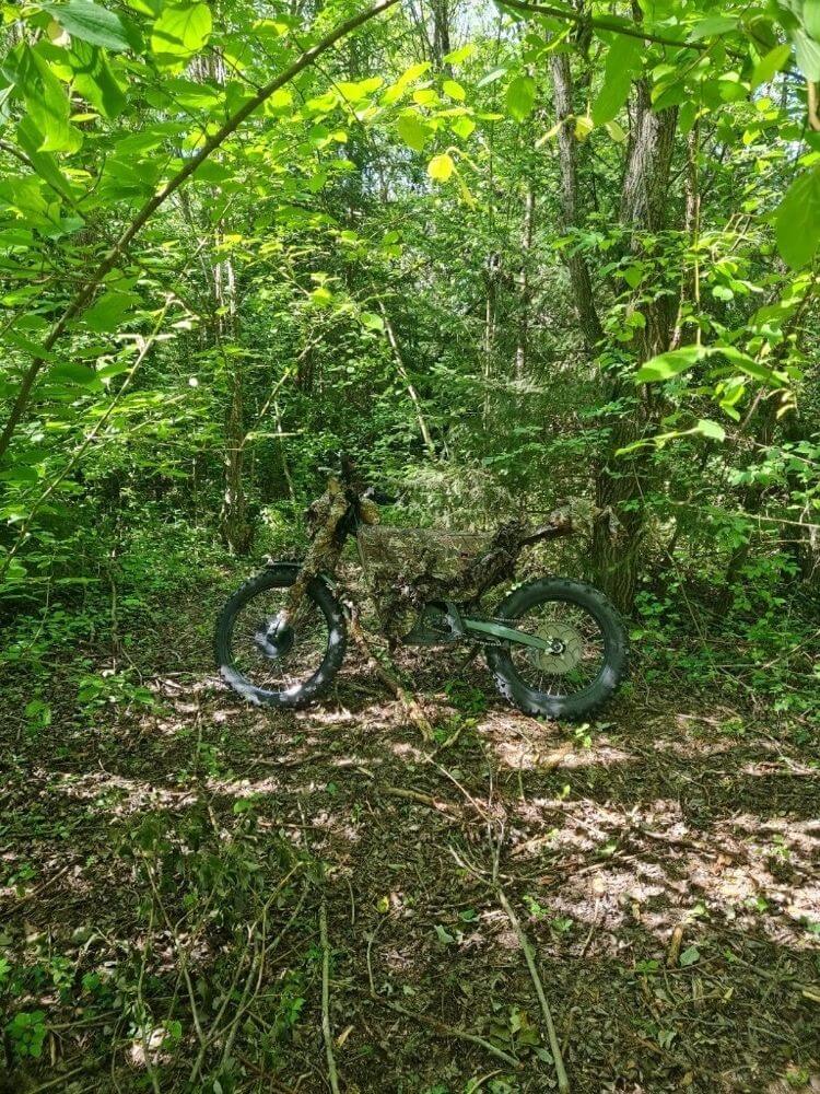 Camouflaged E-BIKE EMU not in Ukraine