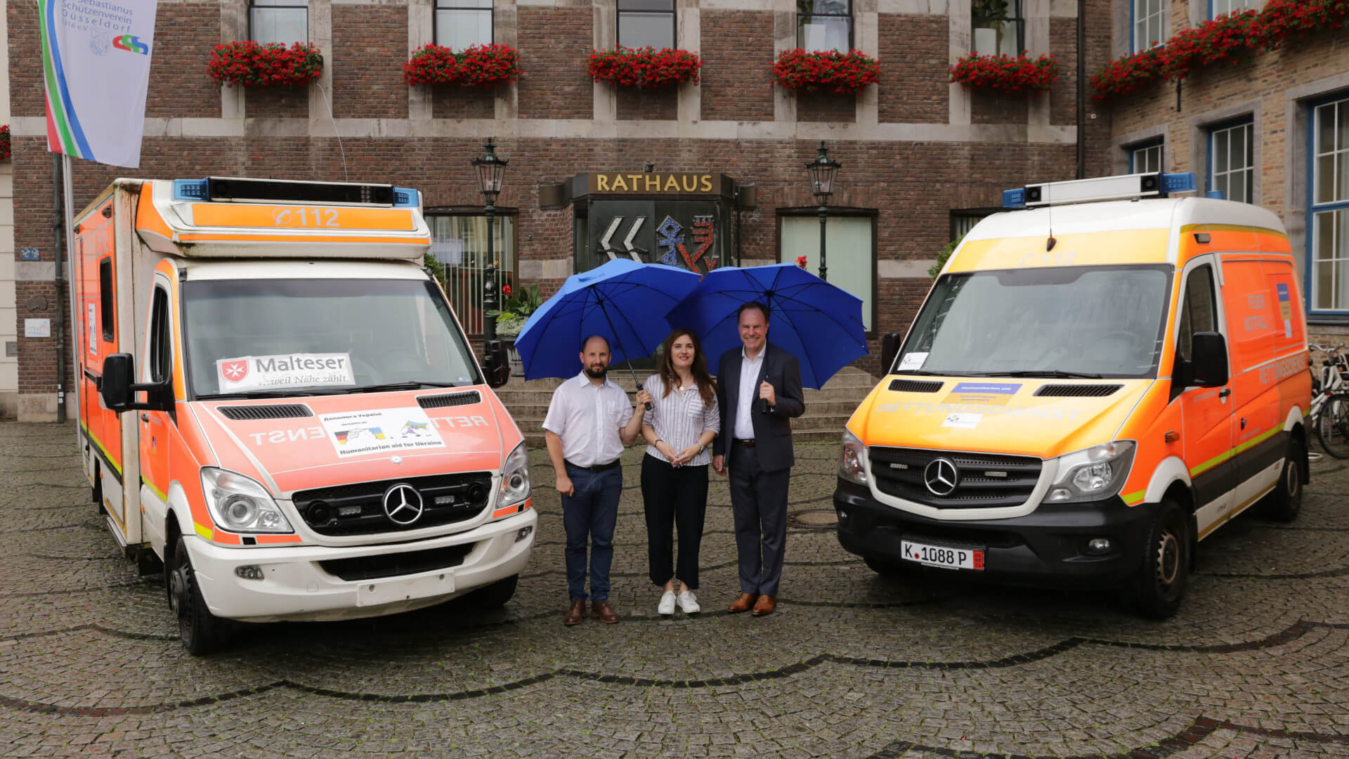 Two ambulances from Düsseldorf to Chernivtsi thumbnail